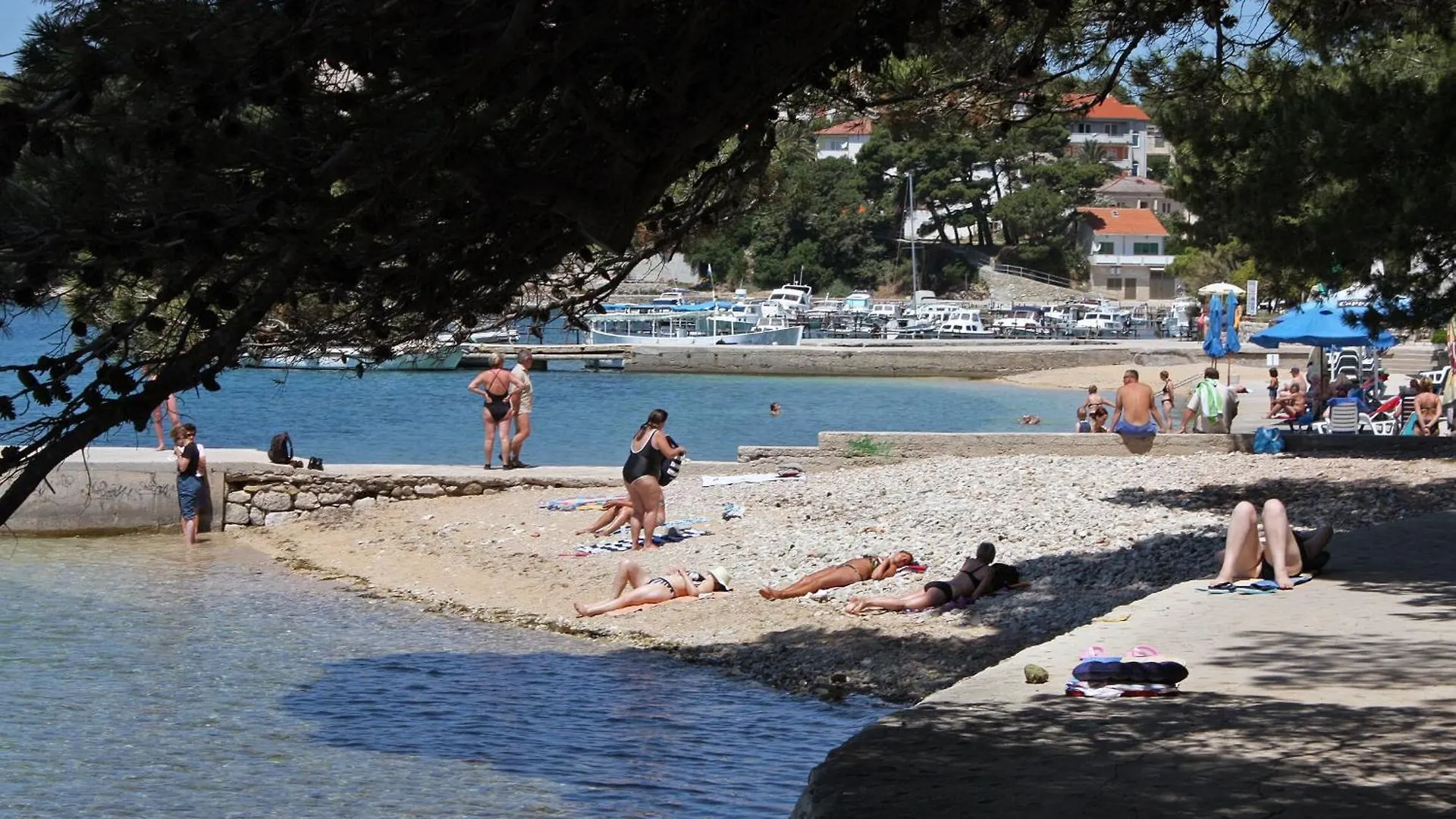 Apartments And Rooms With Parking Space Palit, Rab - 22221 Rab Town 0*,